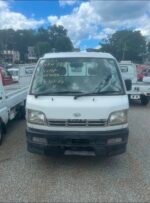 2000 Daihatsu Hijet 4WD Kei Truck - Image 2